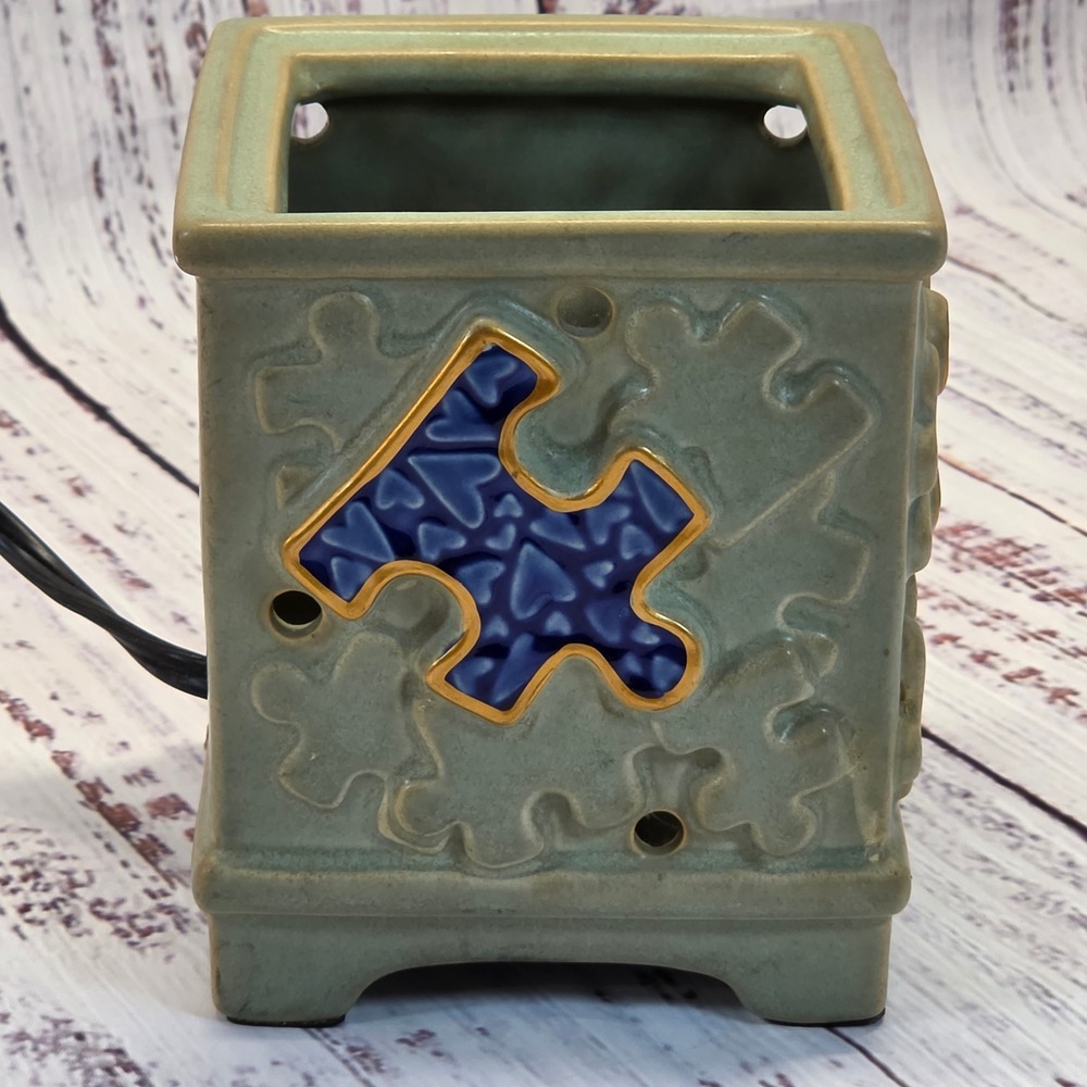 Scentsy Wax Warmer Green Excellent Piece by Piece Autism Awareness WORKS